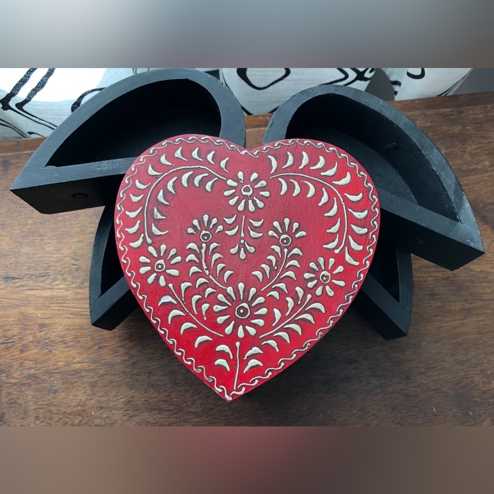 Red Heart-Shaped Decorative Box - Picture 5 of 7